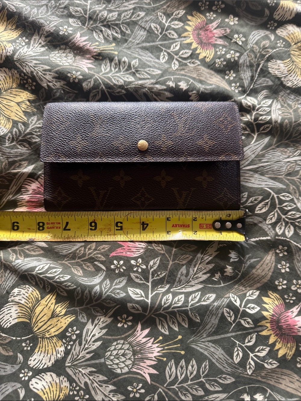 Louis Vuitton Monogram Canvas Trifold Wallet in Brown with Gold Snap - Picture 6 of 7